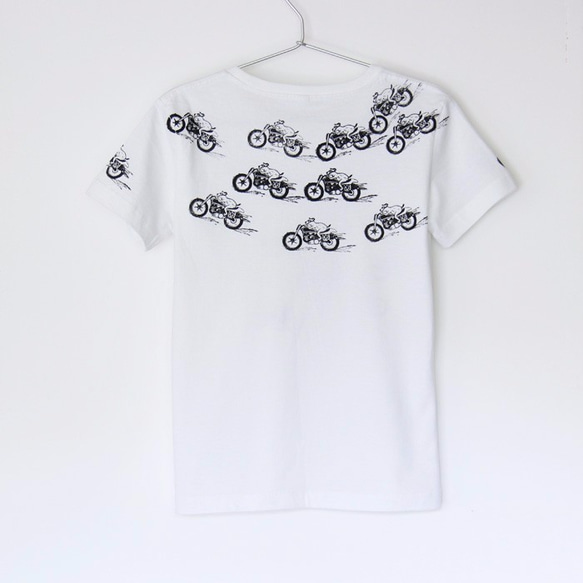 イヌくんのTシャツrunninng around Lady's white x black 4枚目の画像