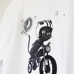 バイク女優 望月ミキ x Blue-lab コラボTシャツ " 猫月夜 "　 white x black 1枚目の画像