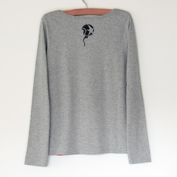 イノシシくんレディースTシャツ　長袖　gray × black 2枚目の画像