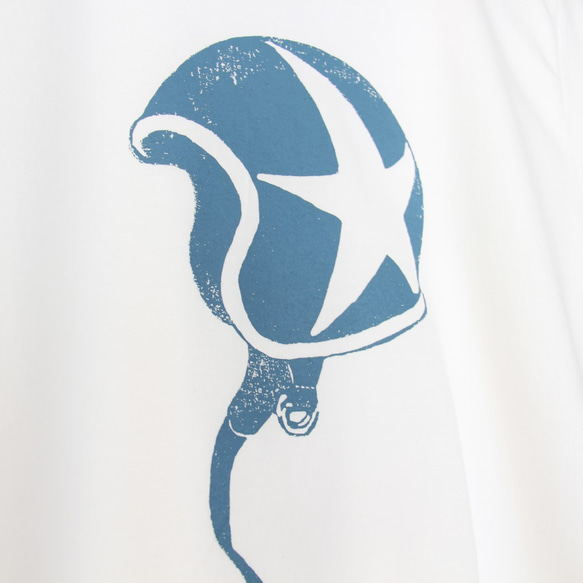 ヘルメットのTシャツ　white×turquoise 3枚目の画像