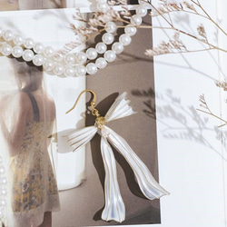 パリ女優次元の弓のイヤリング - パールホワイト 2枚目の画像