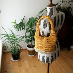 マンゴー色の玉編みバッグ 2枚目の画像