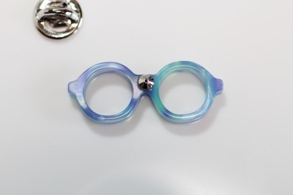 メガネピンズ（丸メガネ、Sサイズ、短針、スカイブルー） 3枚目の画像