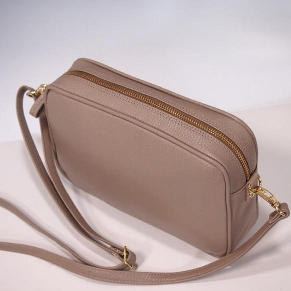 ★日本製造★牛皮★方形★斜挎包★單肩包★錢包袋★手機袋★灰褐色★超輕★ 第2張的照片