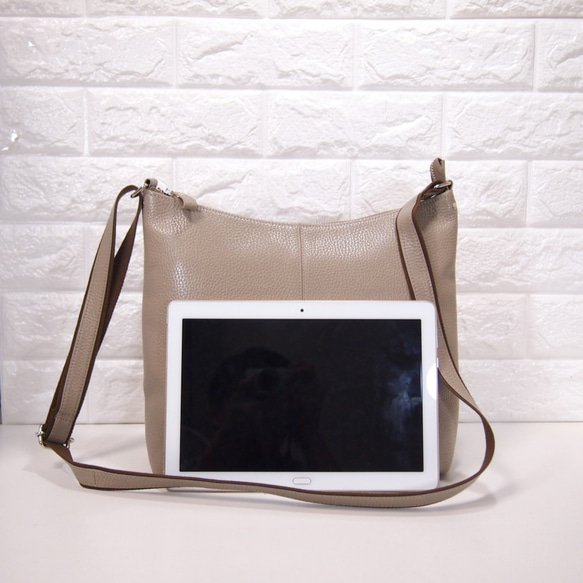 ★手工製作★日本製造★柔軟真皮★大號斜挎包★灰褐色★垂直款式設計★超輕★ 第5張的照片