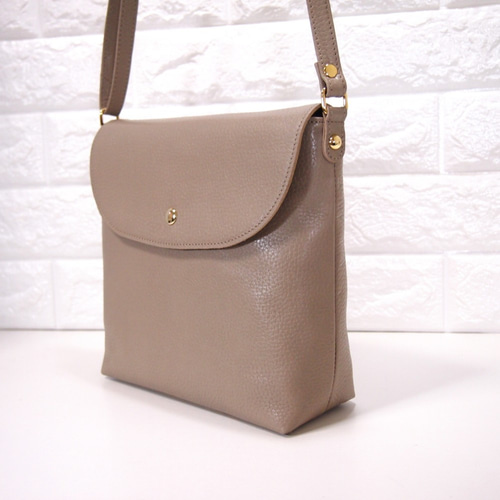 ☆トープ色のみにつき4,000円引き☆日本製☆本革☆カブセ・斜め掛け  