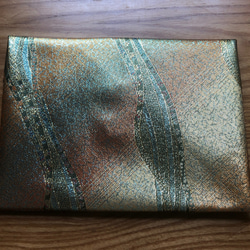 桐生織 金襴 緑　流短冊模様　裏地 龍　金襴数寄屋袋 24センチ×16.5センチ 5枚目の画像