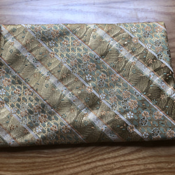 桐生織 金襴 桜 裏地 波　数寄屋袋 22センチ×15センチ 5枚目の画像