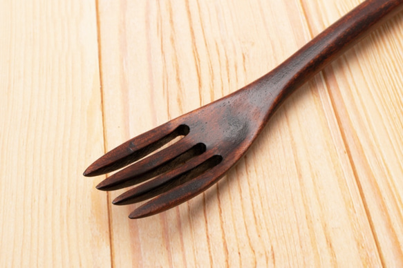 手削りデザートフォーク 2枚目の画像