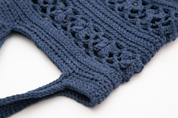 かぎ編みの透かしバッグ (ネイビー) 3枚目の画像