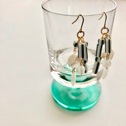 "Polly" Screw Back Earrings 第3張的照片