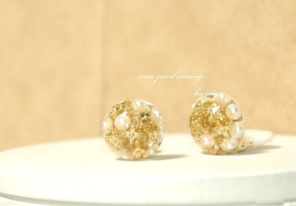 cross pearl earring／gold 1枚目の画像