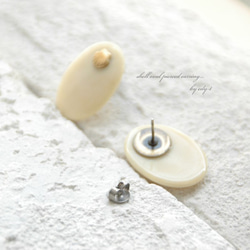shell oval pierced earring 3枚目の画像