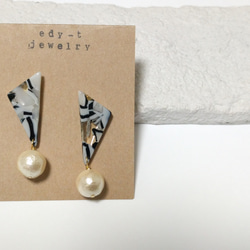 triangle acrylic pierced earring 3枚目の画像