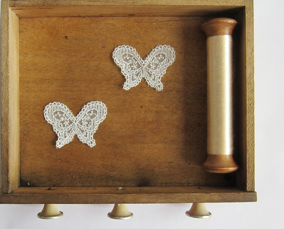 刺繡蕾絲花片-小花蝶3008 第1張的照片