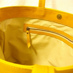＊黄系キャメル色の革のシンプルトートバッグ 6枚目の画像
