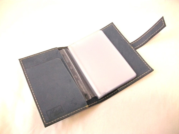 革のカードケース　　おしゃれなグレーブルー色 6枚目の画像