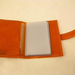 革のカードケース 　おしゃれなオレンジ色 2枚目の画像