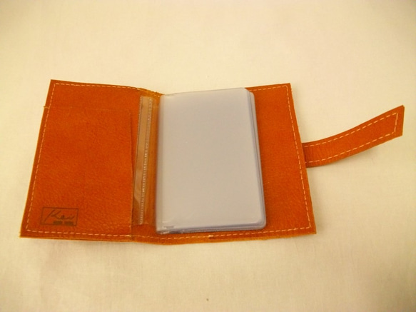 革のカードケース 　おしゃれなオレンジ色 2枚目の画像