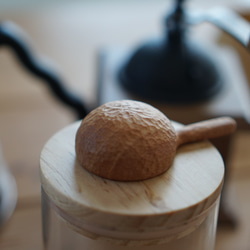 【受注制作】でこぼこ　木製 コーヒーメジャースプーン　蜜蝋仕上げ 1枚目の画像