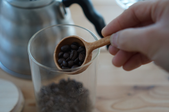 【受注制作】でこぼこ　木製 コーヒーメジャースプーン　蜜蝋仕上げ 6枚目の画像