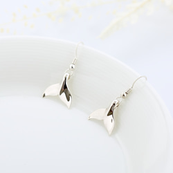 【秋冬新時尚】幸運 鯨魚尾 一對 s925 純銀 耳環 禮物 第1張的照片