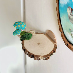 〜水色x黄色ポルカ〜 キノコ付き　木製 飾り棚 ミニ (左から） 3枚目の画像