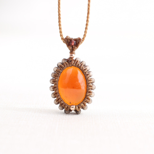 光彩シリーズ ~冬の太陽~ ヘソナイトガーネット マクラメ ネックレス