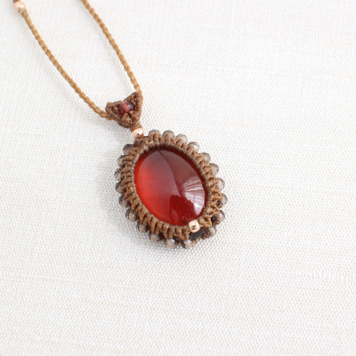 光彩シリーズ ~冬の太陽~ ヘソナイトガーネット マクラメ ネックレス