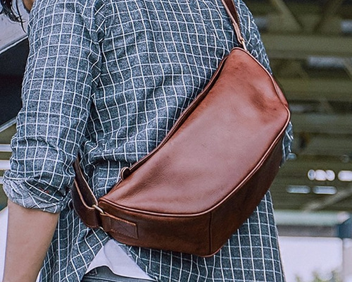 け*ん様 ハンドメイド　ボディバッグ　本革　クリーマー　特大　ブラウン　新品　1 本革 ボディバッグ ワンショルダーバッグ メンズ レザー 大容量 多機能
