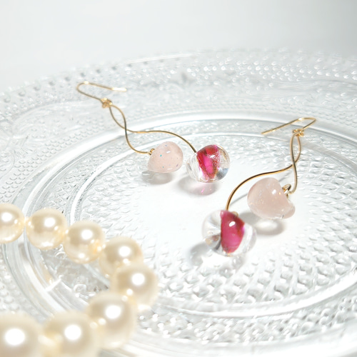 ガラスビーズのピアス(ステンレス)(ピンク)】イヤリングOK♪ ピアス