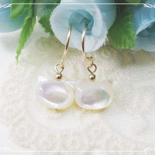 P56*高品質ホワイトシェルAAA（ネコ）☆ピアス ピアス（フック 