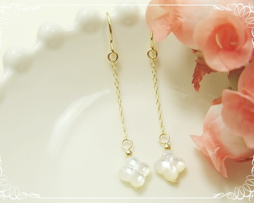 天然石☆クローバーホワイトシェル×ジルコニアのピアス14kgf 天然石