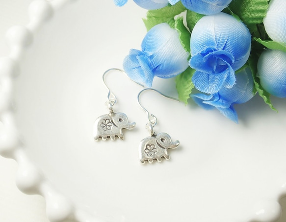 Silver925*P24*カレンシルバー☆ゾウさんピアス 2枚目の画像