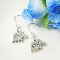 Silver925*P24*カレンシルバー☆ゾウさんピアス 1枚目の画像