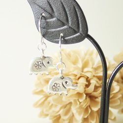 Silver925*P24*カレンシルバー☆ゾウさんピアス 3枚目の画像