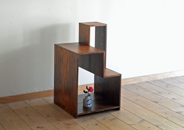 拭き漆開き棚 踏みにじっ 