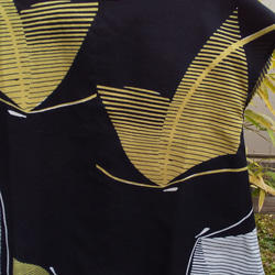 再販  チュニック ゆかた地  綿　裾カーブ  スリット  辛子地に黒と白の輪柄 3枚目の画像