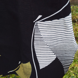 再販  チュニック ゆかた地  綿　裾カーブ  スリット  辛子地に黒と白の輪柄 5枚目の画像