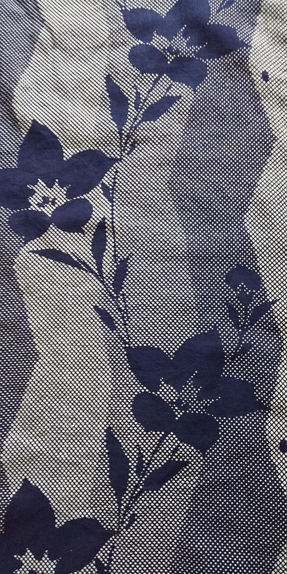ゆかた地のチュニック　リメイク 綿　紺地に花柄 3枚目の画像