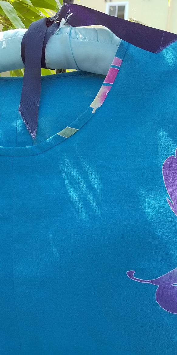 フレンチブラウス　ゆかたち  綿  ブルー地に花柄 5枚目の画像