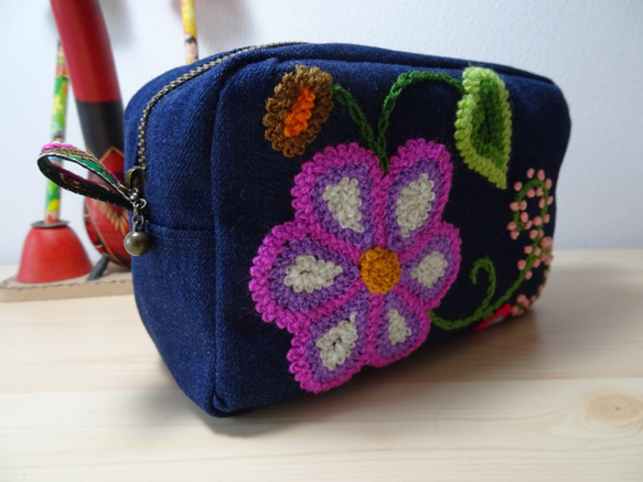 ペルー・アヤクーチョ刺繍の花のポーチ 7枚目の画像