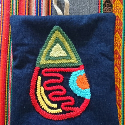 南米ペルー・アヤクーチョ刺繍の鍋敷き 2枚目の画像