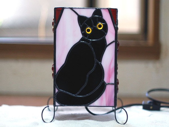目が光る猫のランプ(ピンク黒猫) 532 1枚目の画像