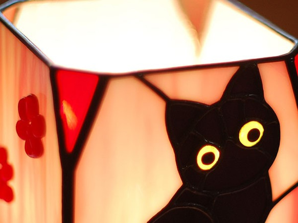 目が光る猫のランプ(ピンク黒猫) 532 4枚目の画像
