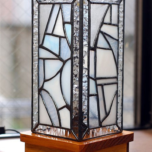 ステンドグラス・バラエティランプ(薄い青・白系) 541 スタンドライト