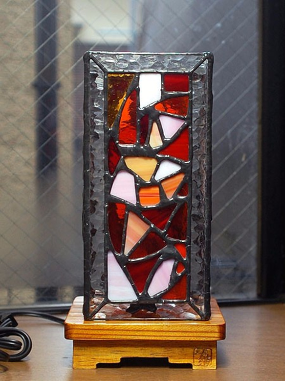 ステンドグラス・バラエティランプ(赤系) 585 1枚目の画像