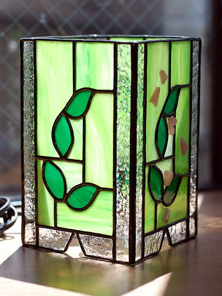 ステンドグラス・サクラと若葉の和風4面ランプ 248