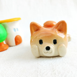 小さな柴犬　ペンレスト　陶器のわんこ 3枚目の画像