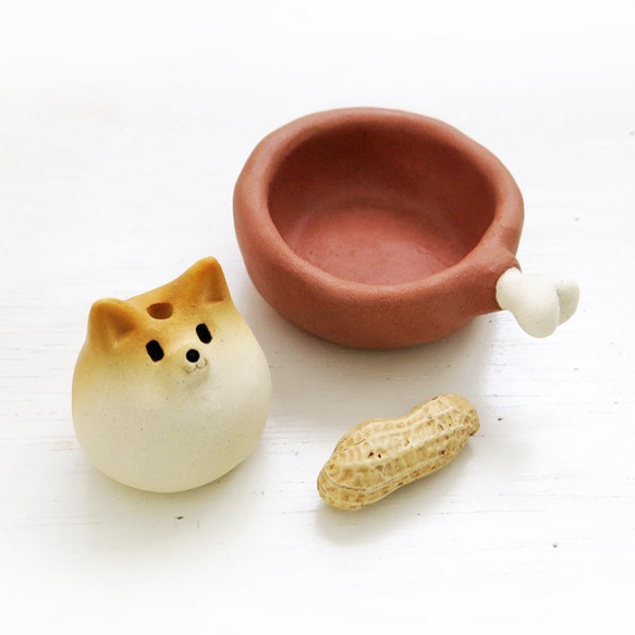 小巧豐滿的 Shiba Wan Hanadate &amp; 肉碗配骨柴犬花瓶 第2張的照片